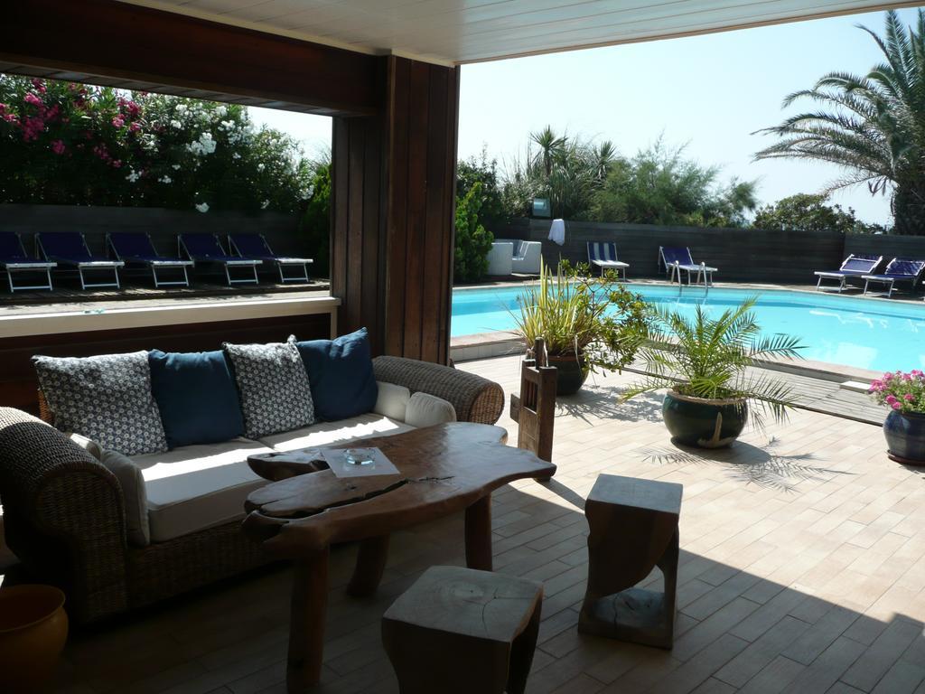 Levolle Marine Hotell Poggio Mezzana Exteriör bild